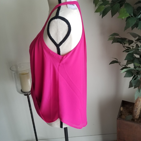 LAST ONE ! Spring Overlap Tank Top - Picture 7 of 8
